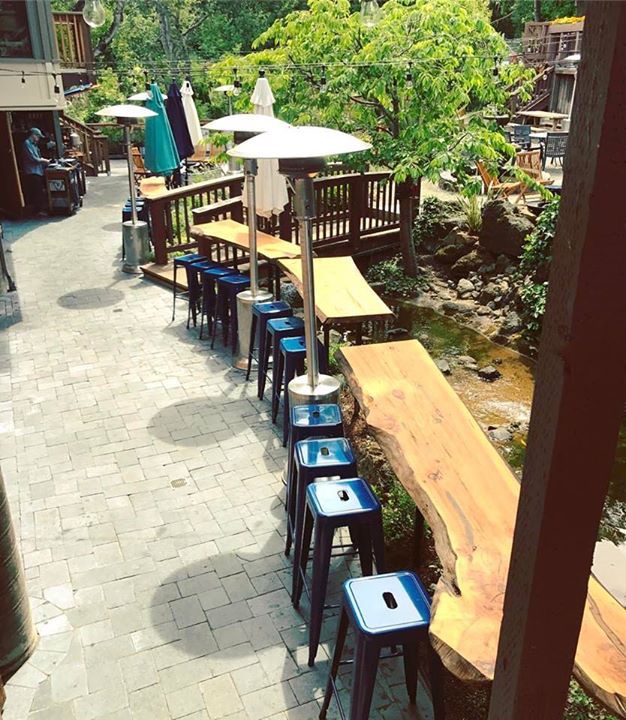Waterdog Tavern
